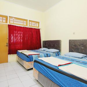 Kamar double standard